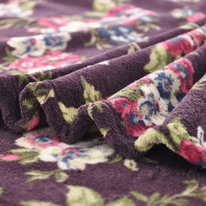 Fade Resistant Foldable Blanket Pillow Breathable Warm Lightweight Fleece Throw