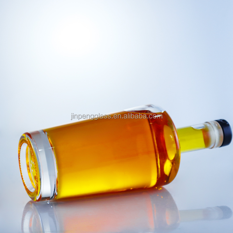 Design Screw Cap Glass Bottle for Gin Rum Champagne Whisky Brandy 750ml