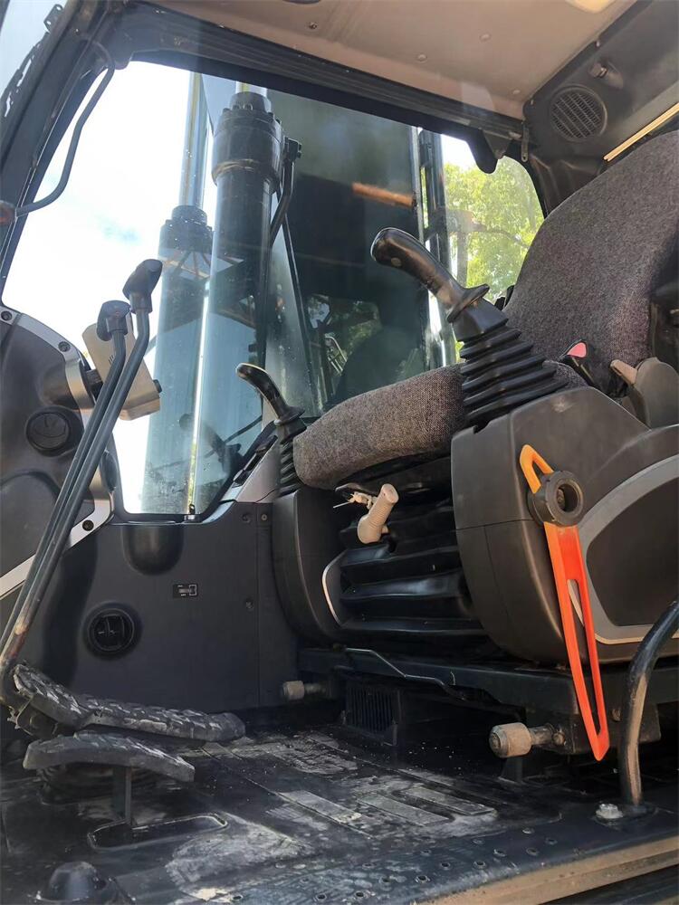 Machine Weight 22000 KG Secondhand Hyundai 225 Crawler Excavator 21ton VS 22ton 20ton