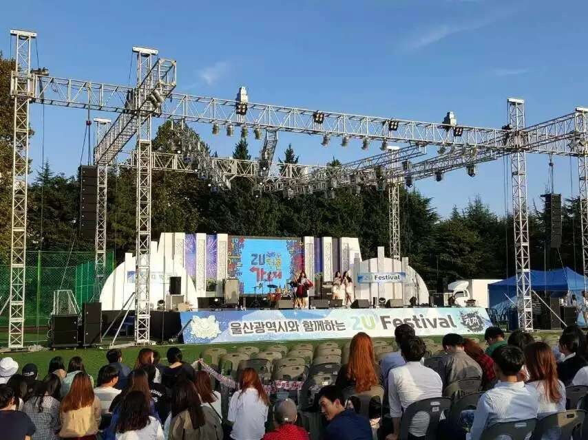 520*760mm Aluminum Stage Truss Sructure / Event Lighting Spigot Dj Truss
