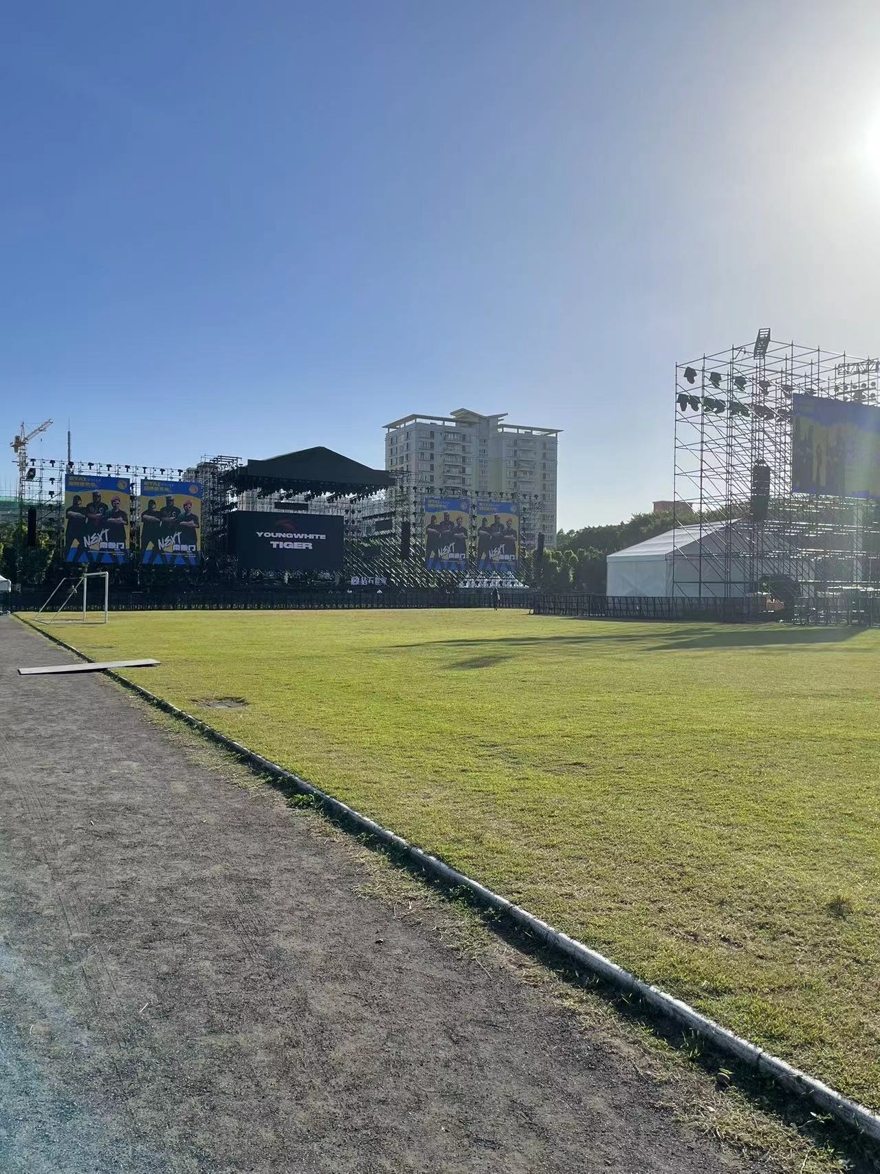 ARE AUDIO dual 12 inch high-performance outdoor line array speaker systems for open-air concerts