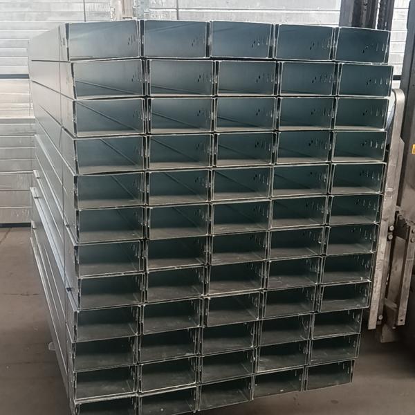 Zinc Plated Galvanized Cable Tray Customizable Lengths HDG Streamlined Cable Organization Construction