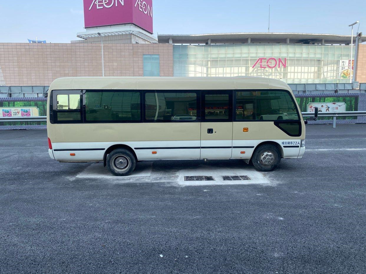Second Hand Mini Coaster Bus Toyota 1hz 6 Cylinder Engine With 23 Seats