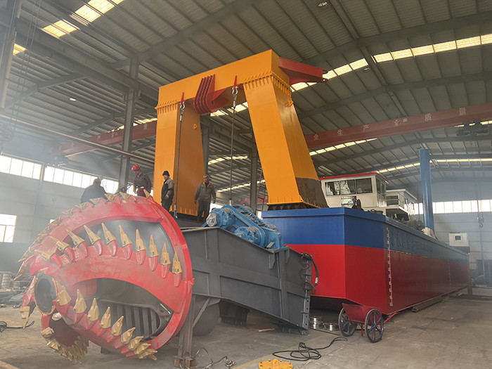 16 Inch Discharge Diameter Cutter River Dredging Equipment For Lake Work Site Customize Accepted