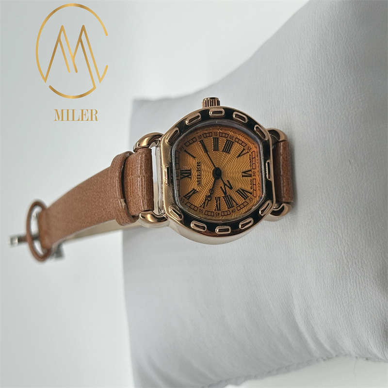 Modern Leather Strap Quartz Wrist Watch With 30 Meters Water Resistance