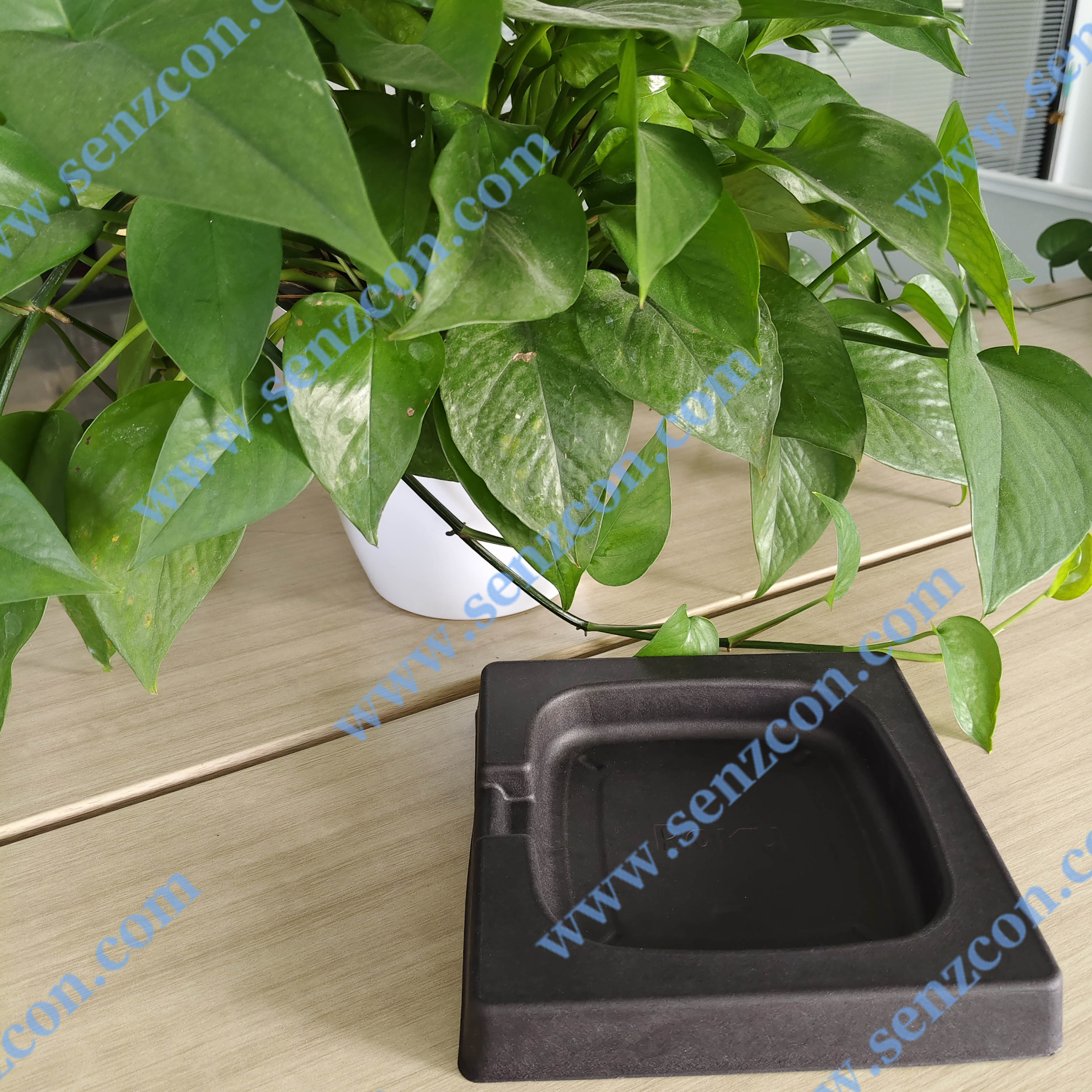 Direct factory supply of electronic products. Black embedded environmentally friendly pulp molding packaging base for TV set-top boxes, which is