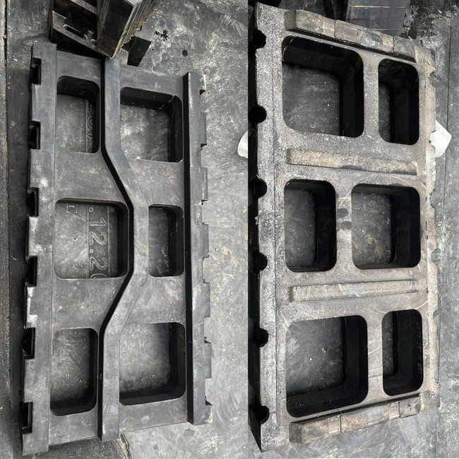 Custom Rubber Screen Panel 305*305mm 70 Shore Hardness Longitudinal Slots Dewatering
