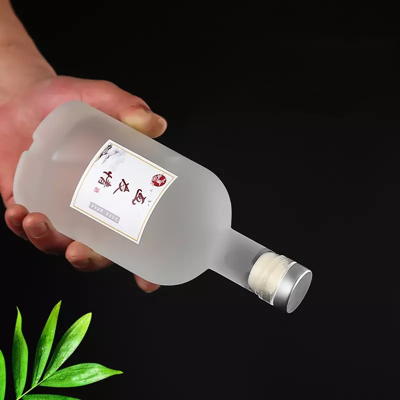 Produced Thick Bottom Vodka Whisky Sherry Glass Bottle with Decal Surface Handling