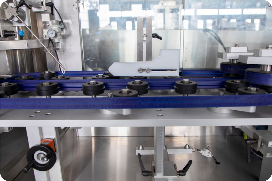 LP-D70 Automatic Barrel Bottle Unscrambler Machine 1-5L 3000BPH