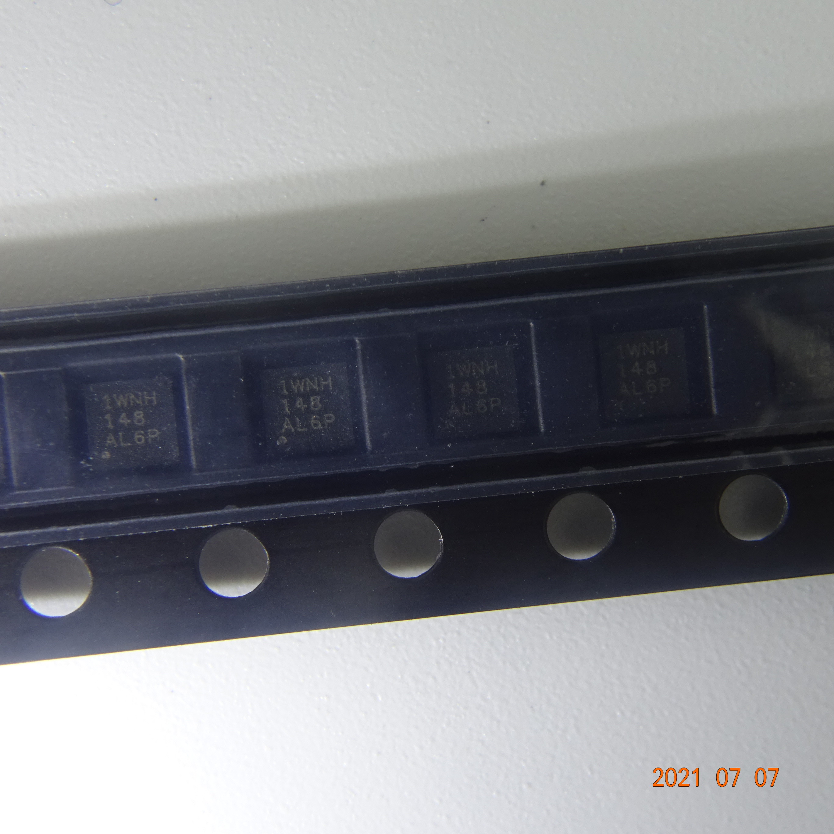 Electronic Componants TPS7B8150QDRVRQ1 New and Original Integrated circuit IC