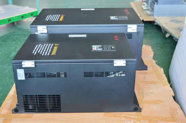 55KW 75HP Motor Three Phase Vector Control Inverter 220 To 380 Volt Inverter