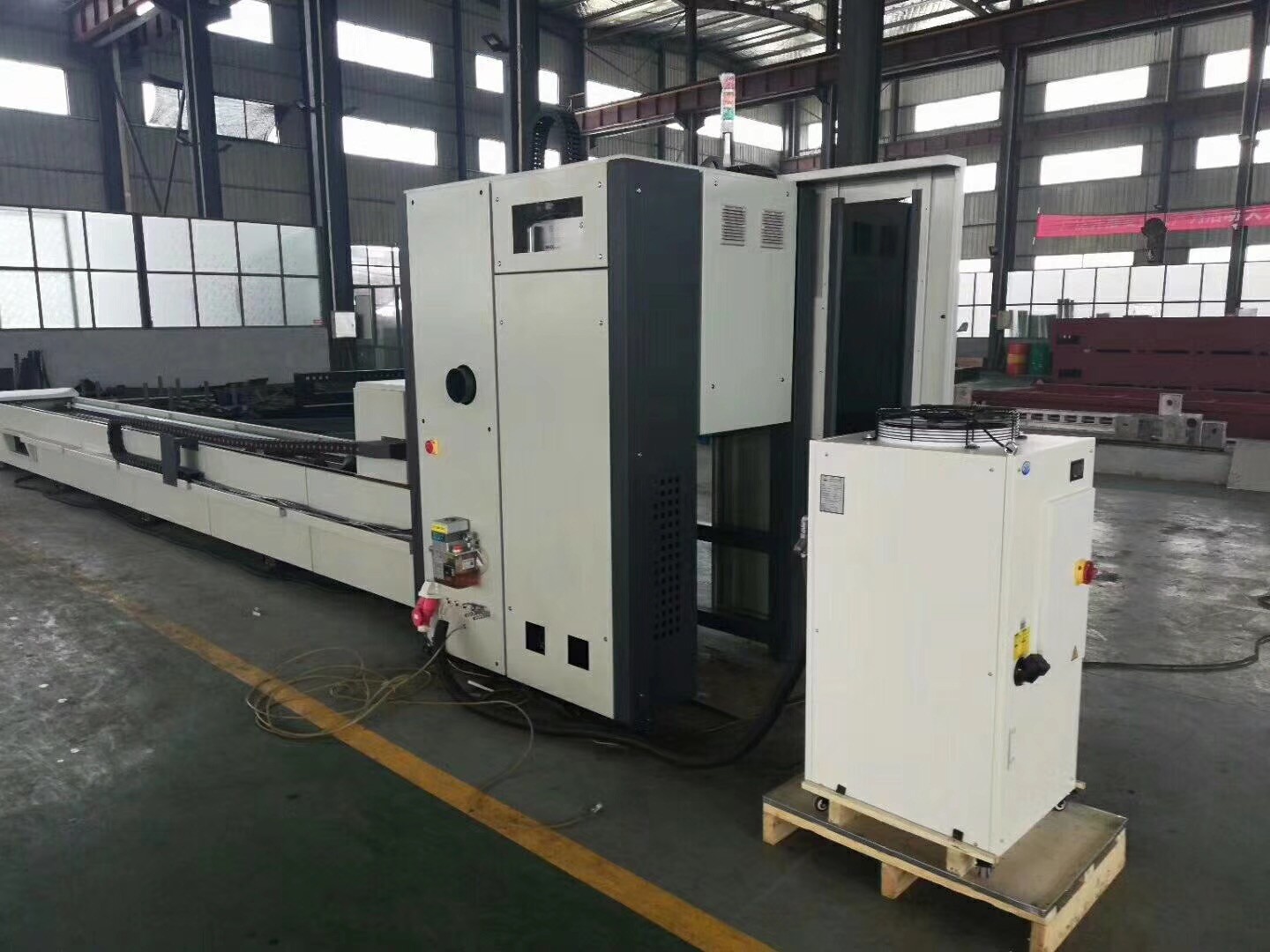 Metal Pipe/Tube/Plate Laser Cutting 1000W Hot Sale Fiber Laser Cutting Machine for Carbon Steel
