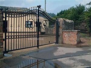 Quality Hot Dipped Galvanized Wrought Iron Fence Gate , Wrought Iron Security Fence wholesale