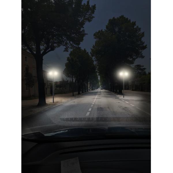 Outdoor solar led garden lights 20W with high lumen for 3 years warranty.