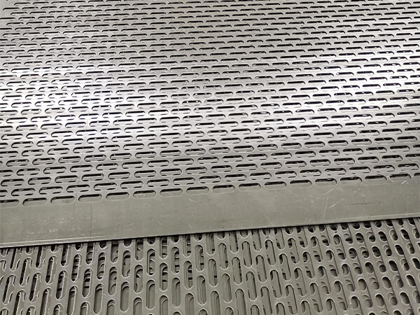 Stainless Steel Oval Hole Perforated Punched Mesh Decorated Metal Sheet