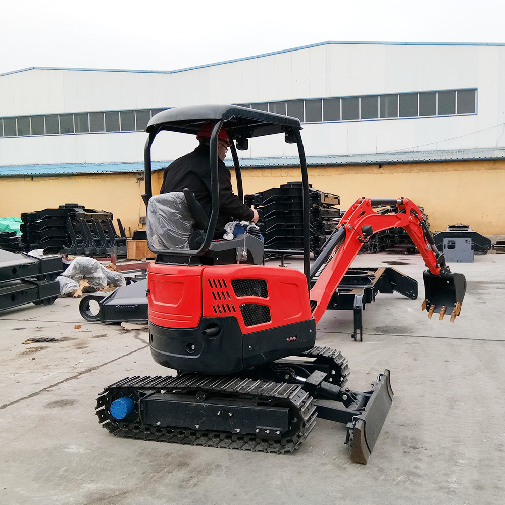 Telescopic Track Frame Rubber Track Mini Excavator 2000kg Red Color