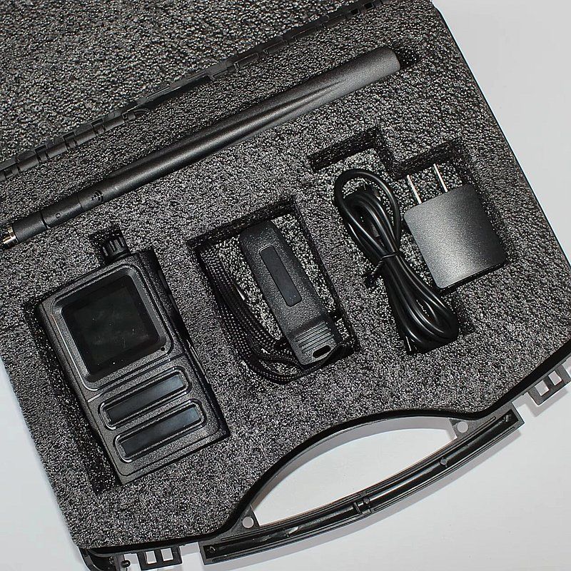 Durable 300MHz-6GHz All Band Anti Drone RF Jammer Portable 1~2km Drone Signal Alarm System Detector