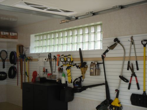 17g / Cm Washable Pvc Slatwall Panels , Pvc Slat Board Display For Garage