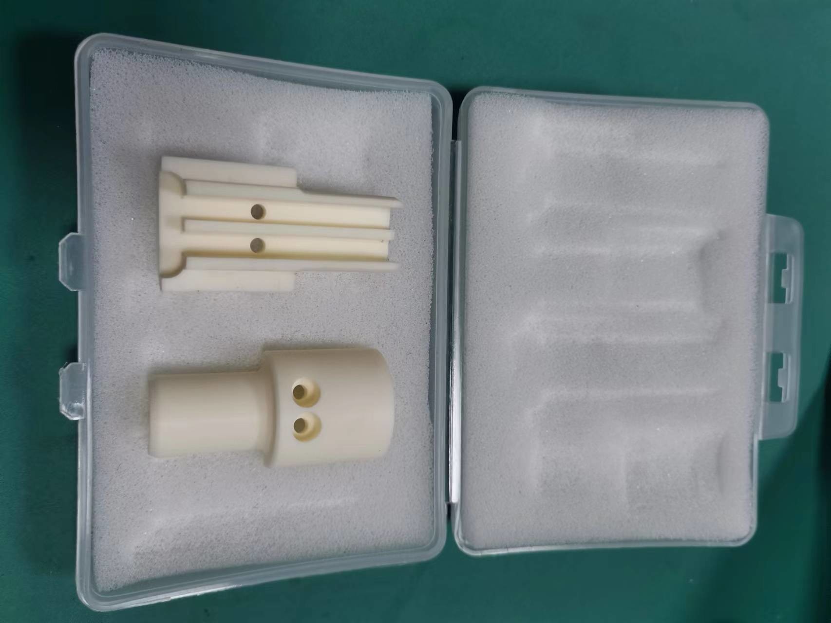 Custom Heatsink Alumina Oxide Ceramic Substrate Sheet Thermal Conductivity