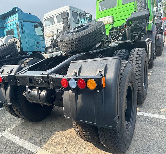 7.5T Front Axle Beiben Dump Truck Manual Transmission Left Steering with Rear Camera