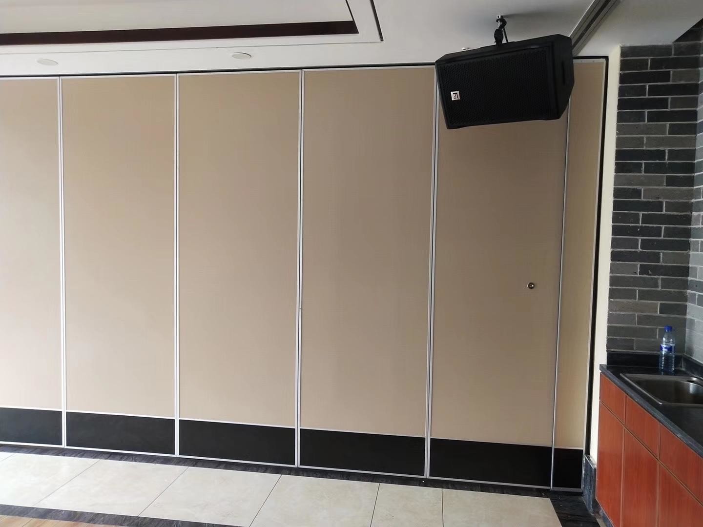 Classroom Movable Partition Doors Sliding Folding Partition Walls For Office