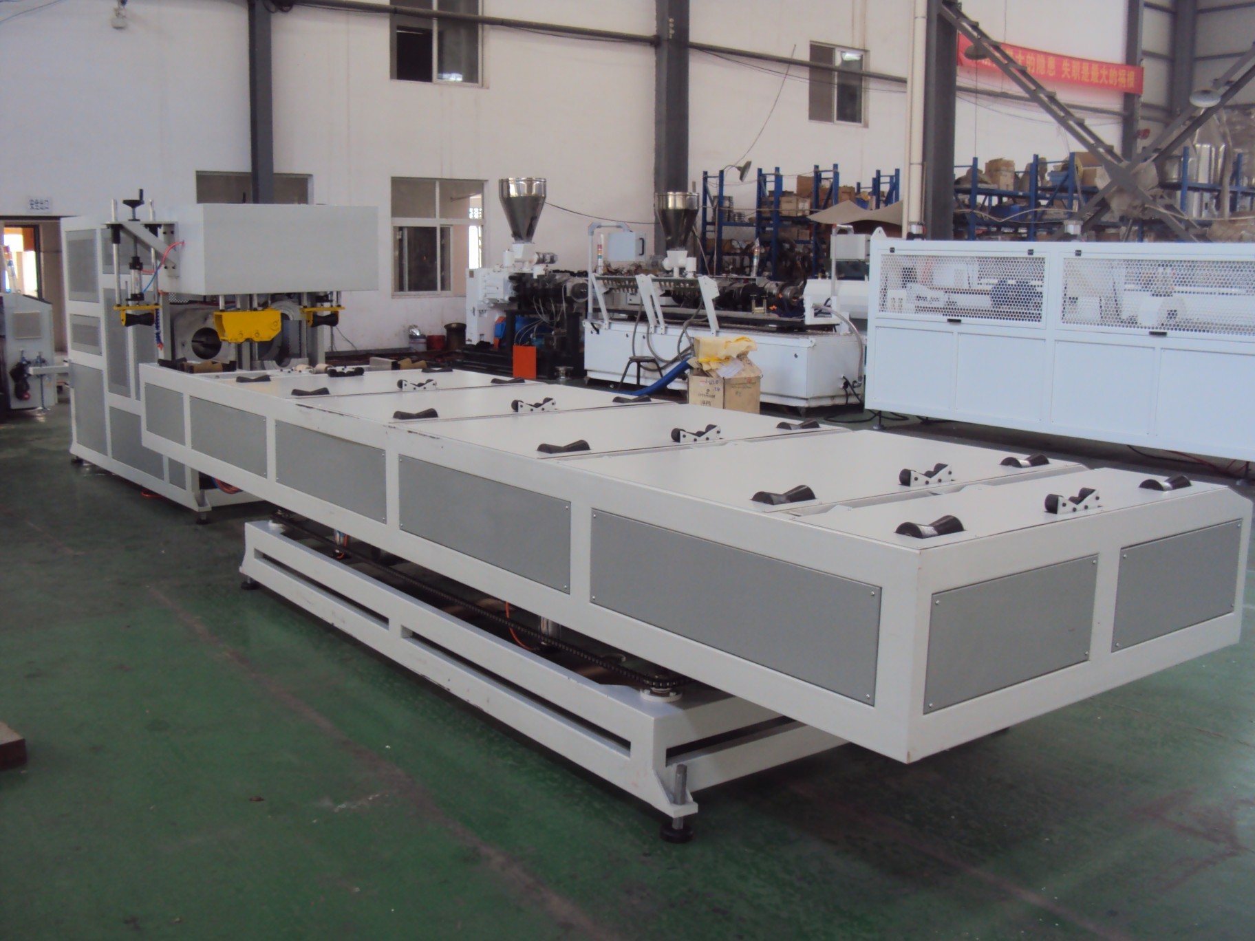 PVC pipe belling machine with four station / double cavities / single head station for U type and R type