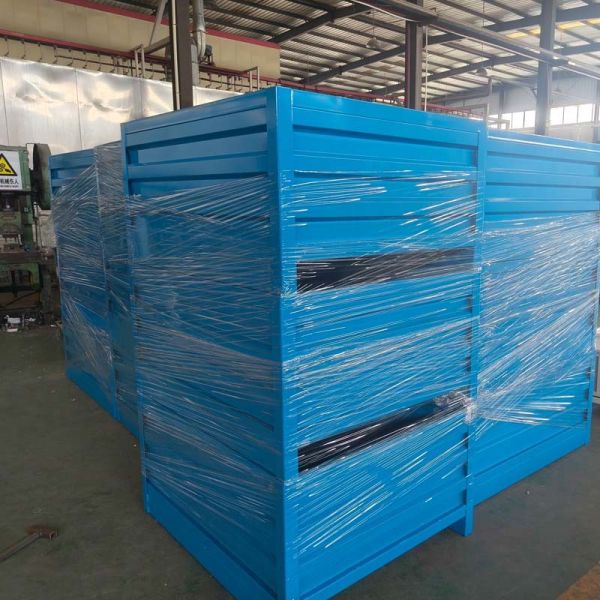 Close-up of Grid Material Box construction