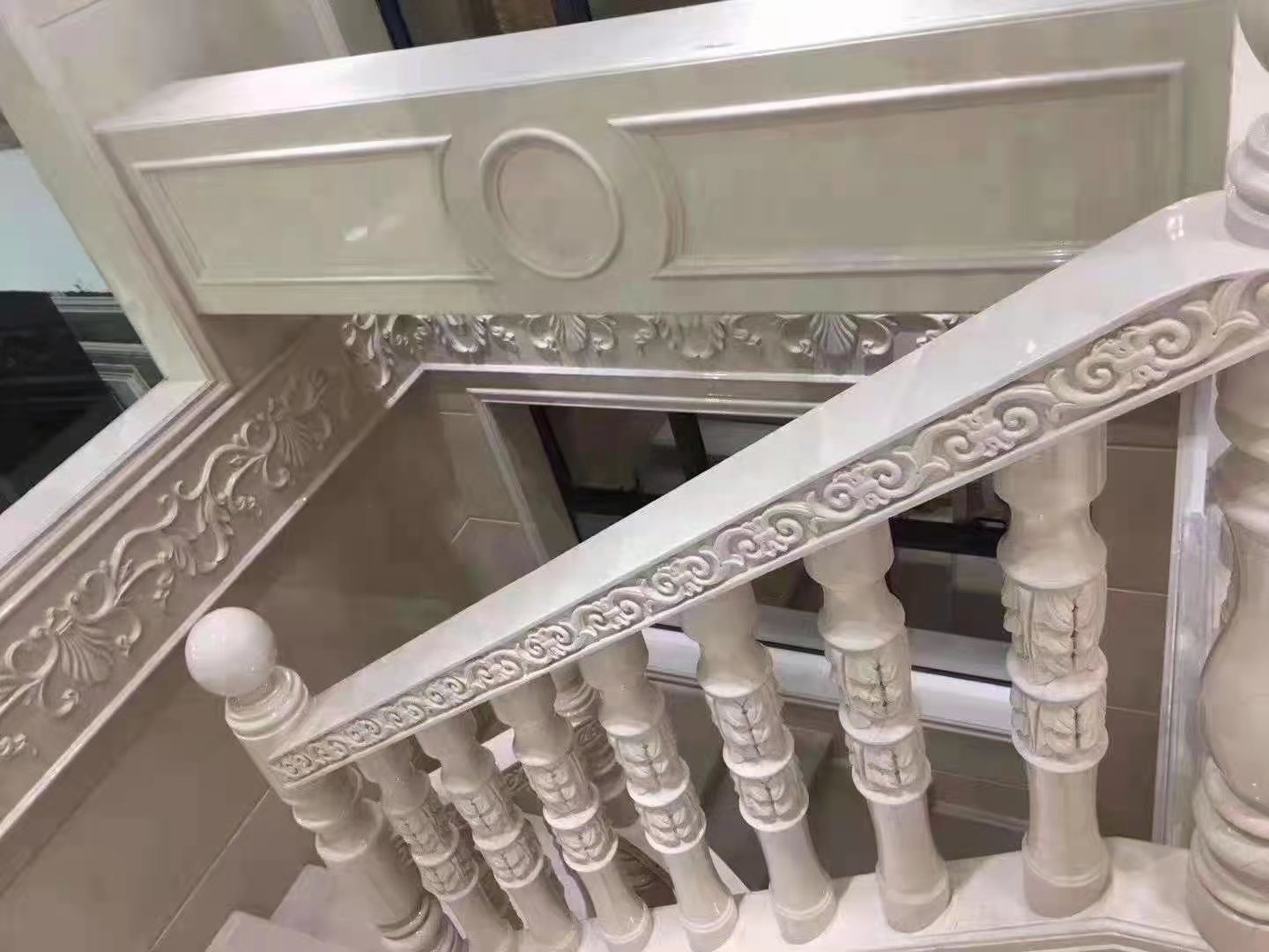 Standard or Customized Size White Onyx Marble Alabaster Stair Baluster for Luxury Homes