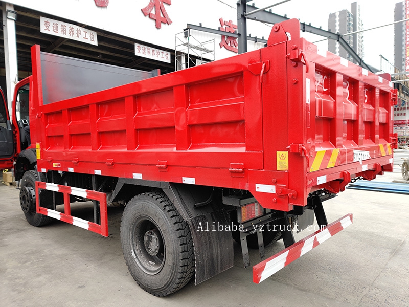 Customized 4x4 Drive Desert Off-Road Engineering Dump Truck with Normal Cruise Control