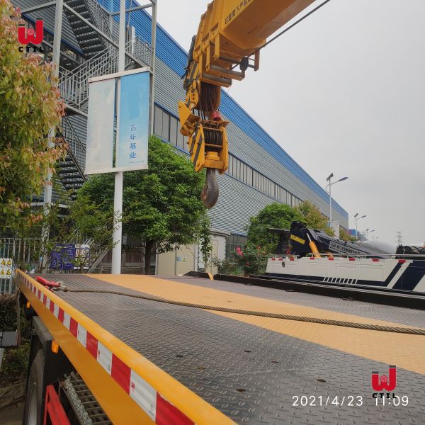 Sinotruk Truck Mounted Crane Flatbed Towing Truck 9.726l Truck Boom Crane