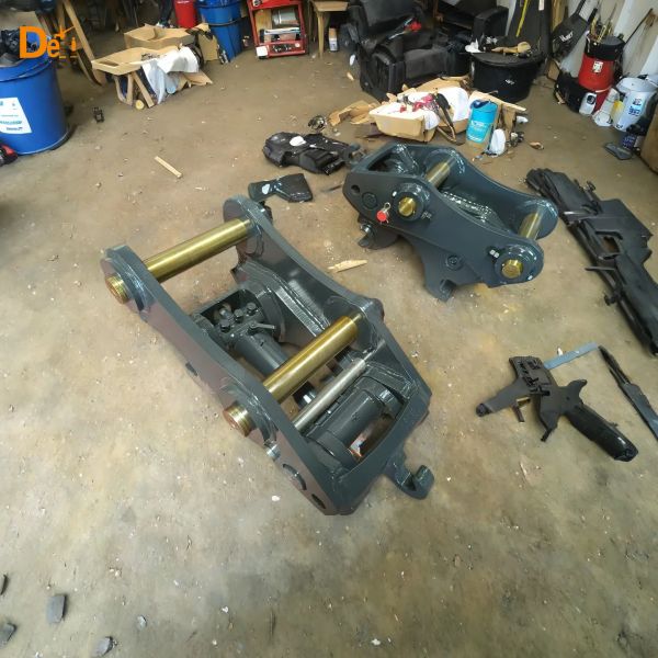 Construction Machinery Parts Quick Hitch Mini Excavator Mechanical Quick Coupler