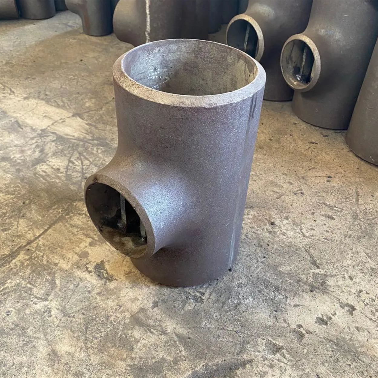API 5L X42 X52 X60 X65 Forged Barred Equal Tee ASME B16.5 MSS-SP 75 Butt Weld Pipe Fittings Wall Thickness SCH 5s-SCH XXS