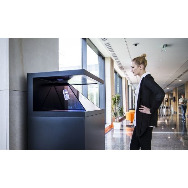 42" 270° Hologram Pyramid Showcase 3D HoloBox Advertising Player CE RoHS Certificated