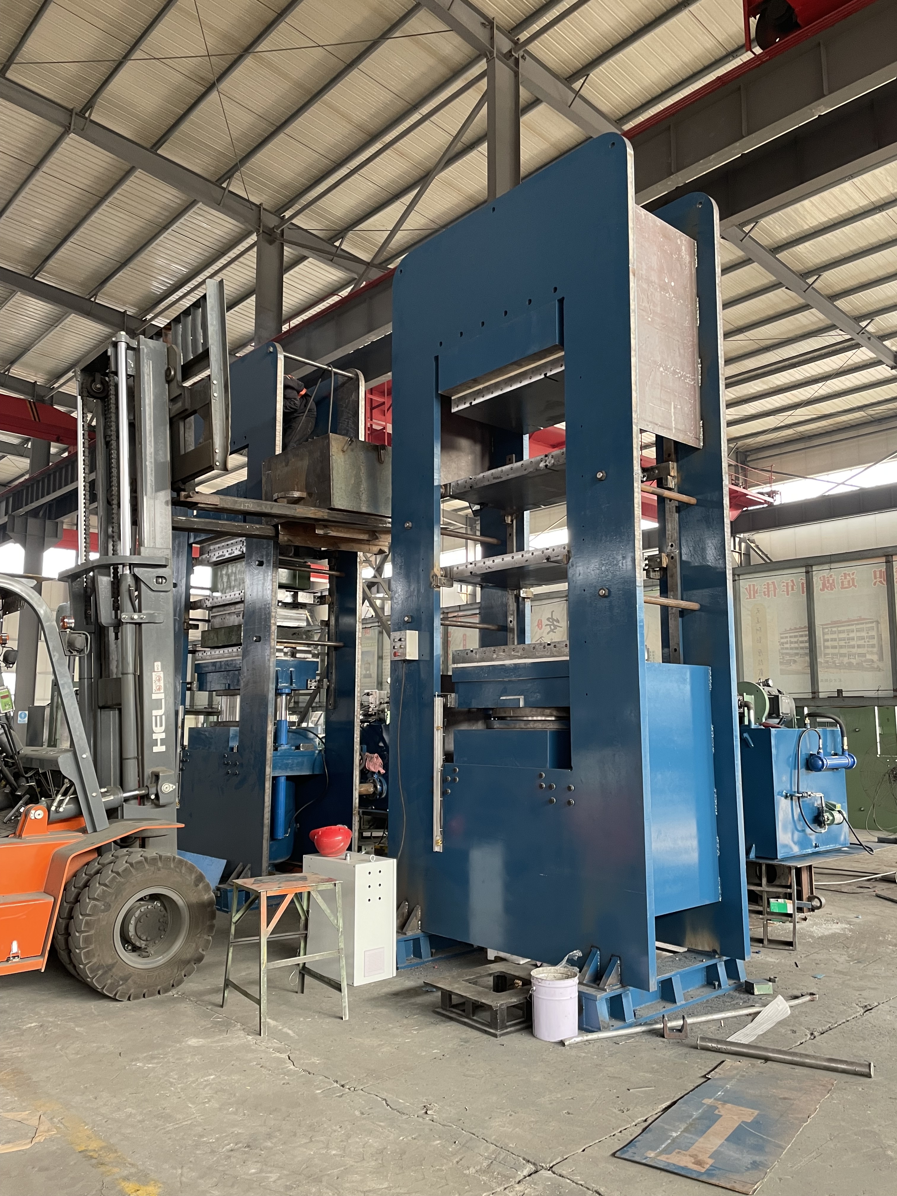 ISO9001 Certified Automatic Rubber Rugs Making Machine // 10000 KG Weight // Automatic