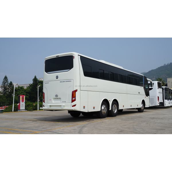 s Refurbished 57 Seats Coach Used Buses with 6 8L Engine Capacity and G.V.W of 15000kg