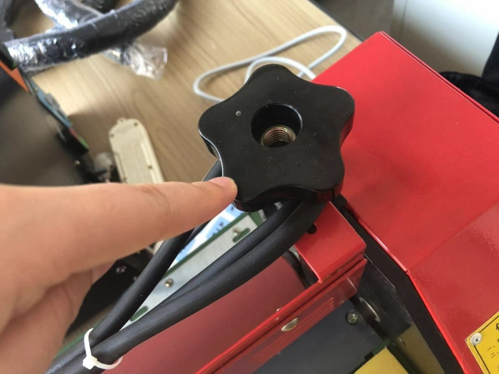 Hot melt glue dispenser for paper