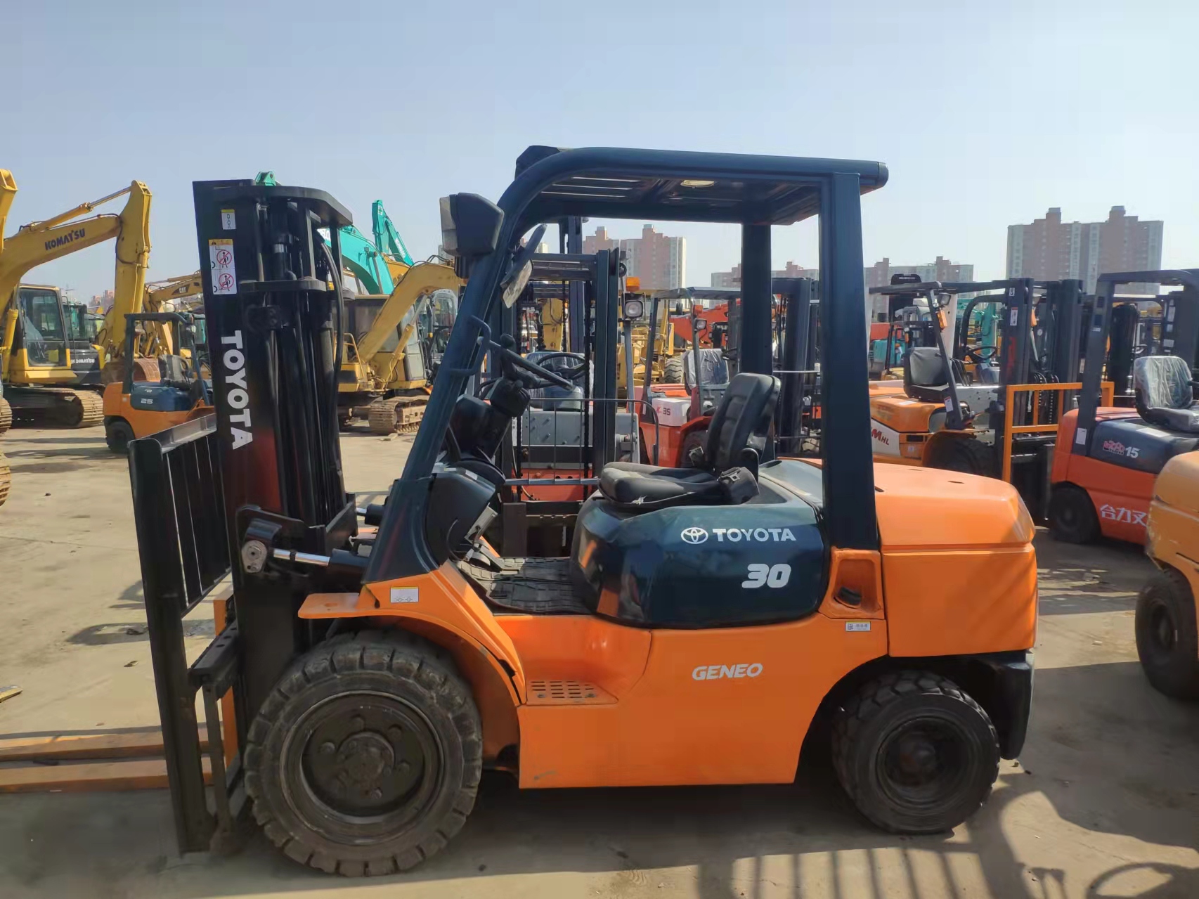 Used Komatsu Forklift for Advertising Company Diesel Engine Customizable Fork Length and Hot Product 2019