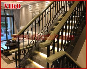 China Wrought Iron Staircase VK102S  Wrought Iron Handrail Tread Beech,Railing tempered glass, Handrail b eech Stringer,carbon on sale