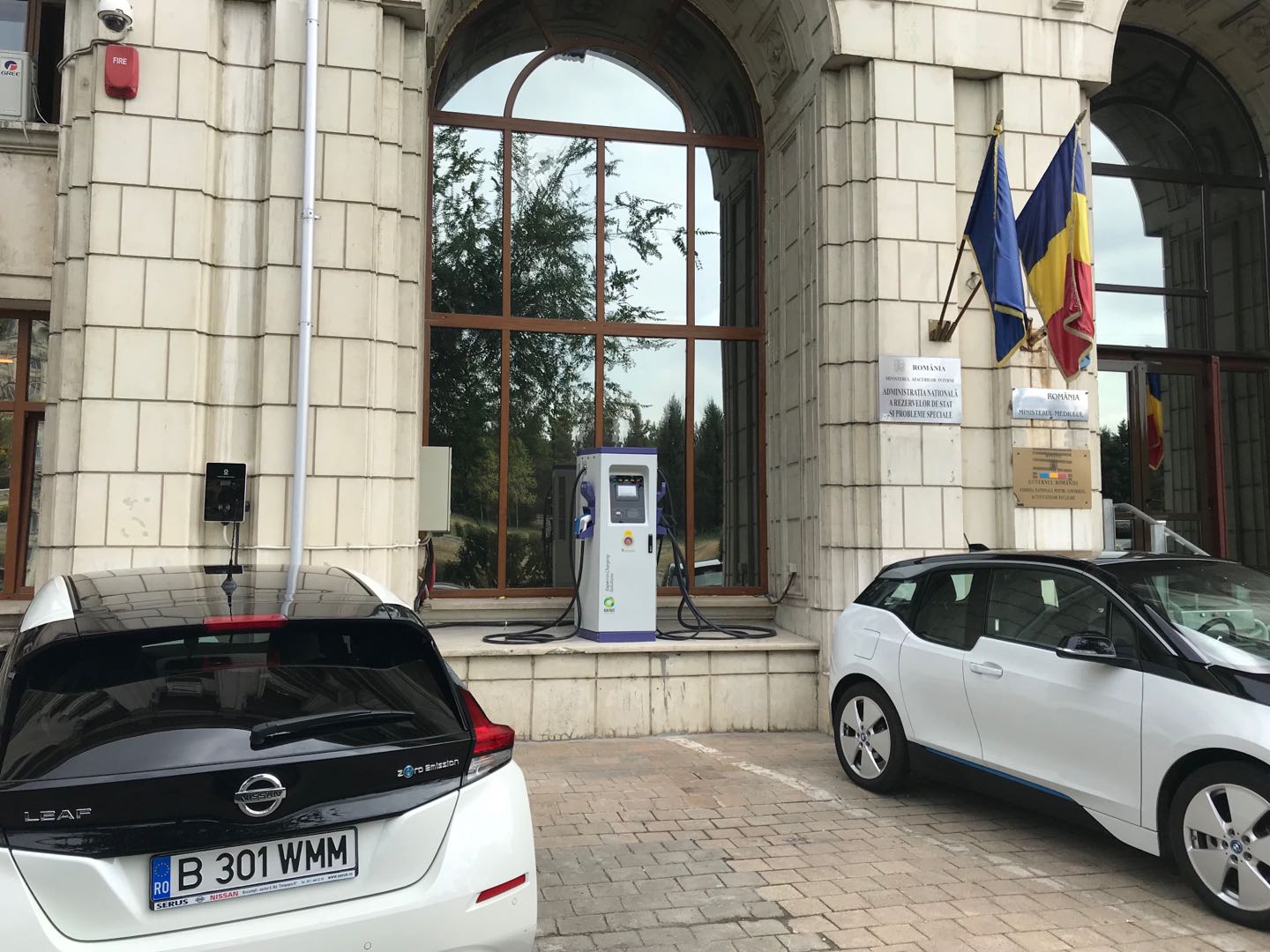 OCPP V1.6J Commercial Electric Car Charger
