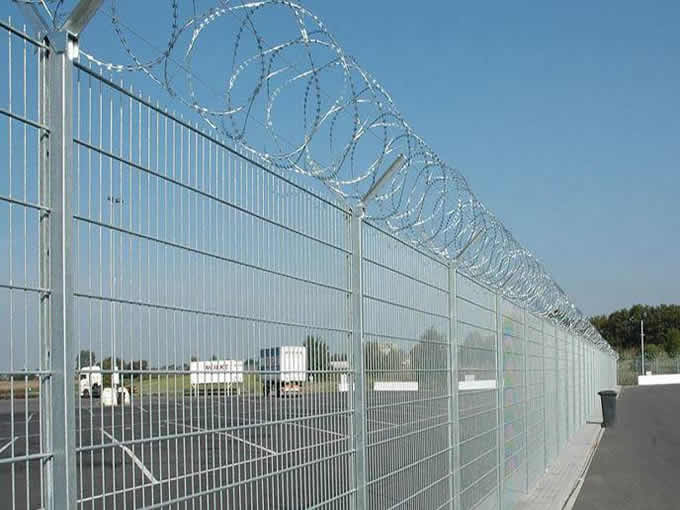 Rope Mesh Galvanized Steel Wire Anti Climb Razor Barbed Wire Concertina Double Strand
