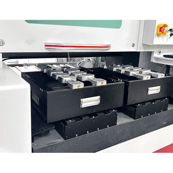 High Precision Rearview Mirror Cutting Machine With 3.5KW Motor Power