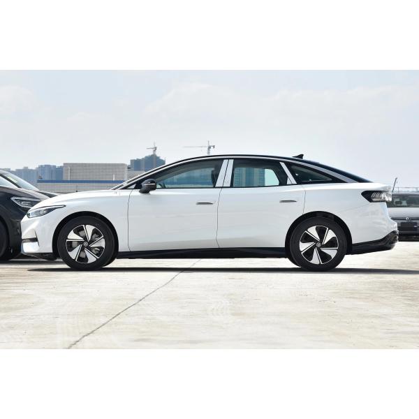 ID7 Vizzion Version Volkswagen Electric Car With Spacious And Comfortable Ride
