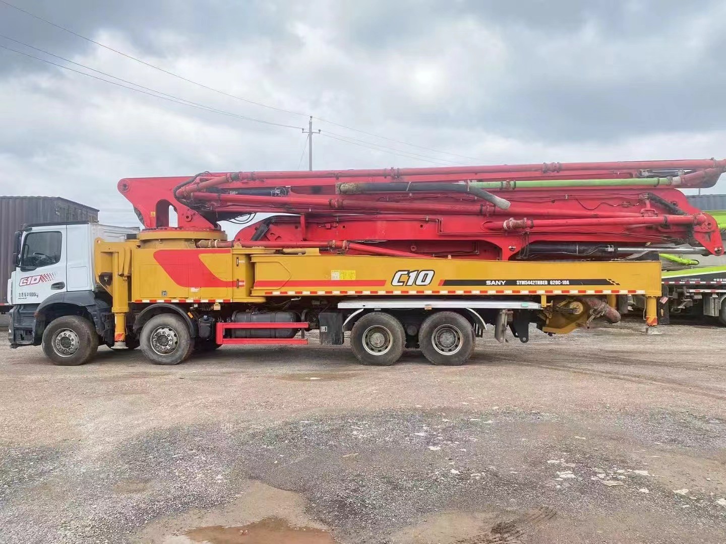 2021 62m 66m 56m Z Fold Concrete Pump Truck Parts for PM XG Sany Zoomlion Fits Most Models 350bar Working Pressure