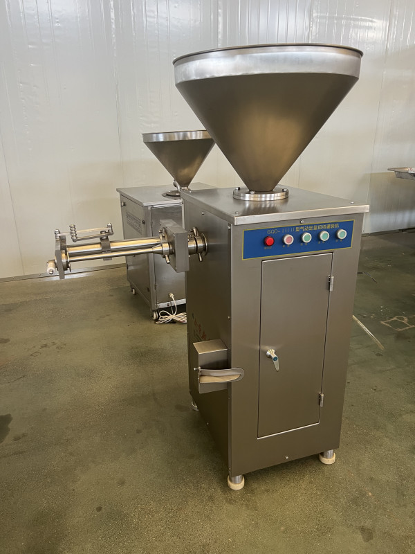 High Performance 60L Automatic Pneumatic Quantitative Sausage Filling Twisting