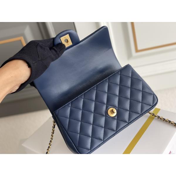 Small Chanel Branded Ladies Handbag Caviar Grained Calfskin & Gold Tone Metal