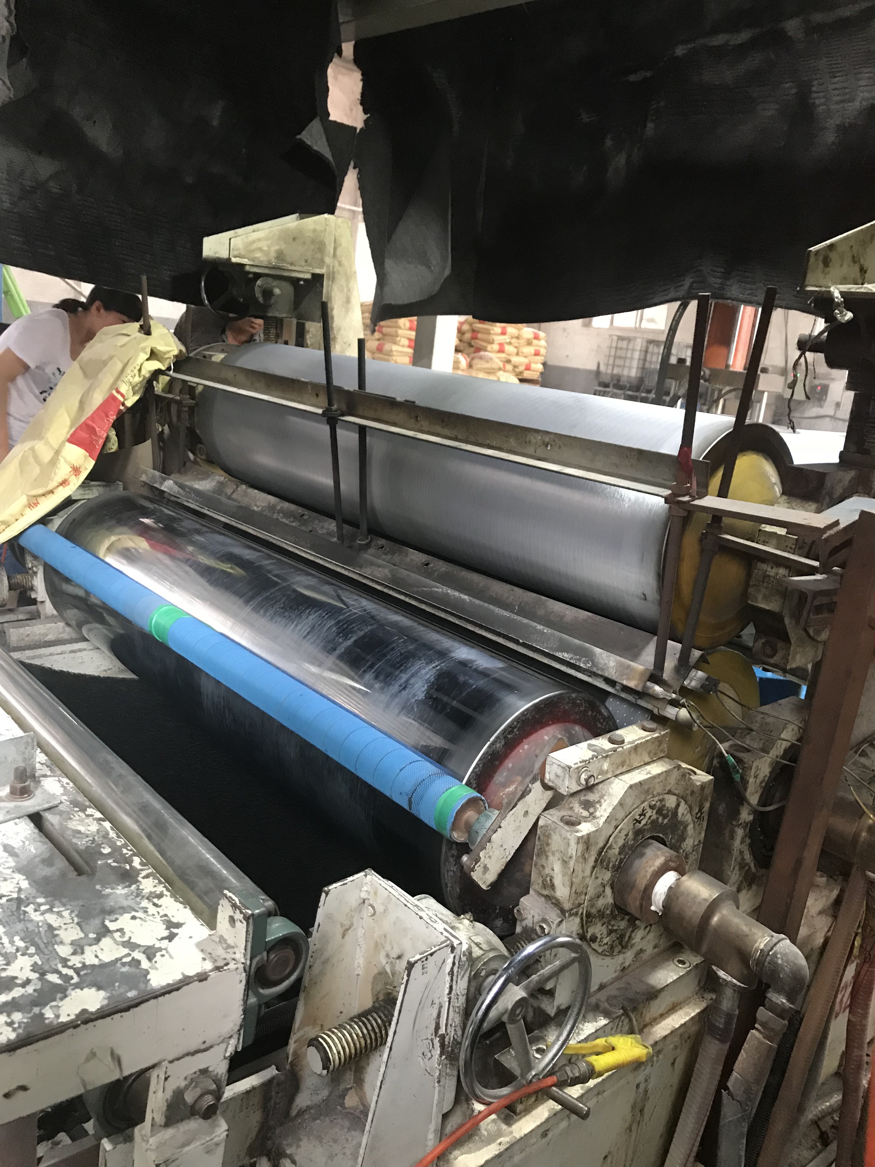 Low Voltage Floor Sheet Extruder Machine , Door Mat Making Machine 300 - 400kg/h