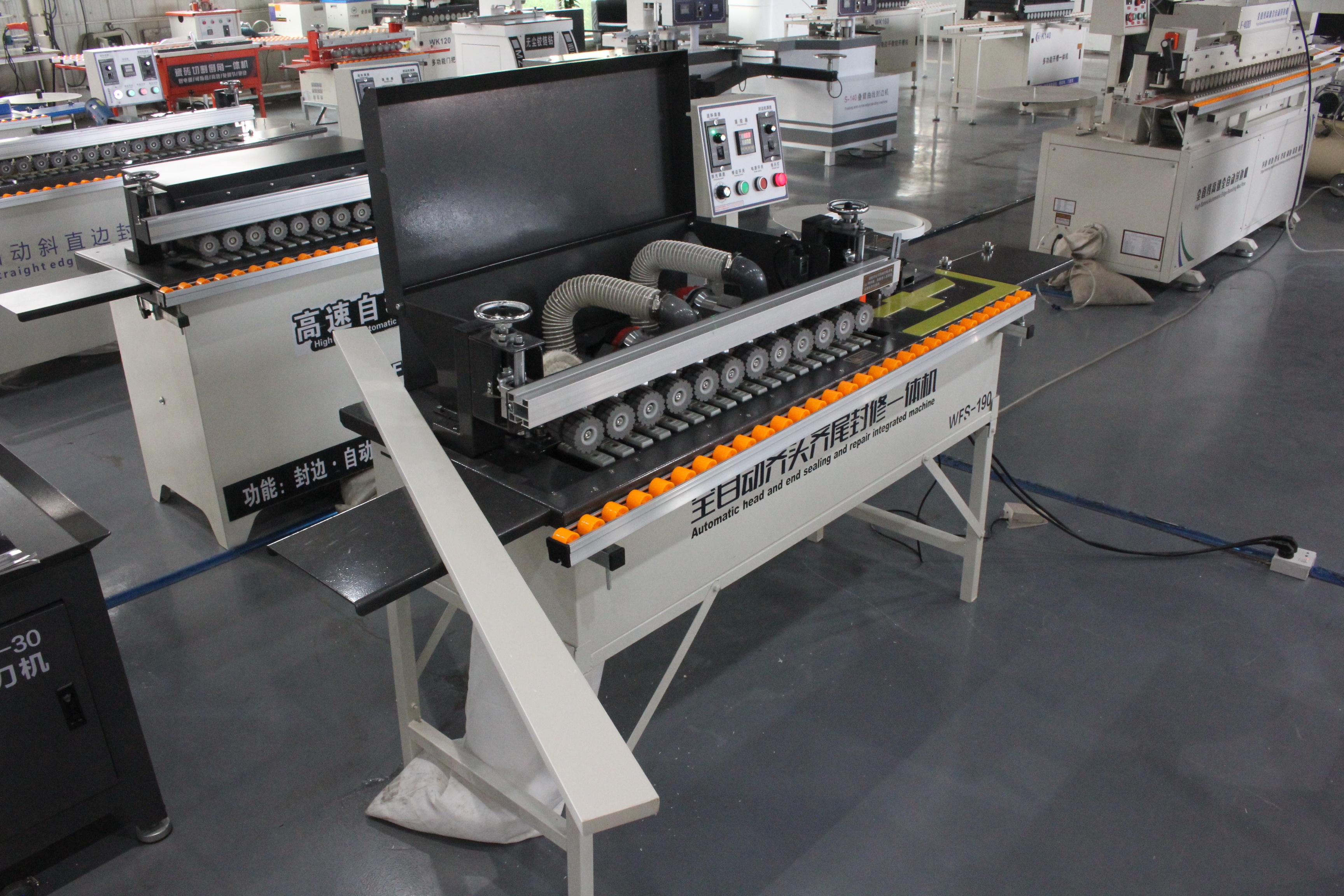Portable Edge Banding Machine In Grey Voltage 220/380v For Log Processing