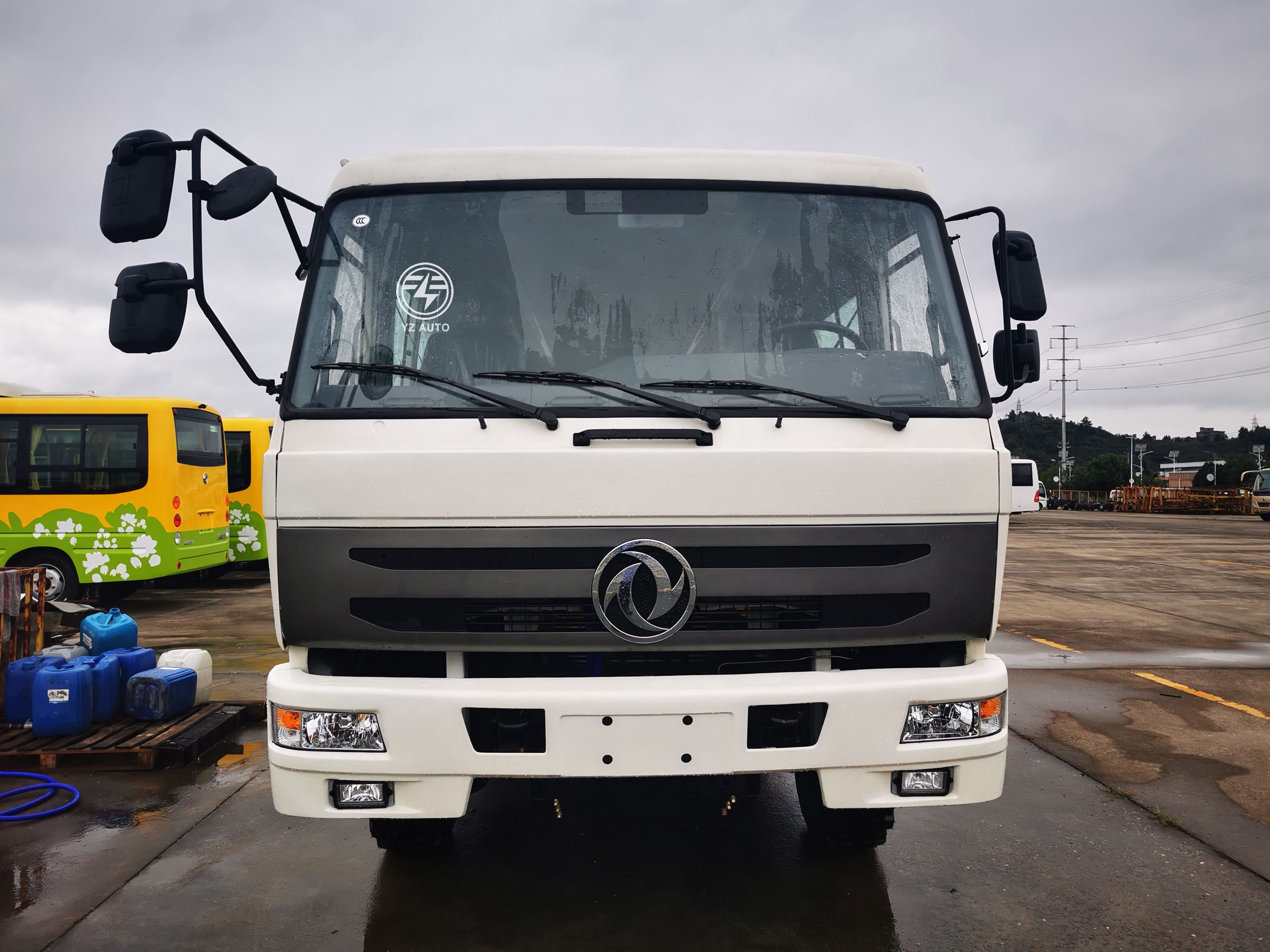 Affordable and Durable Dongfeng 30seat 4x4 6x6 Coach Bus for Long Distance Travel