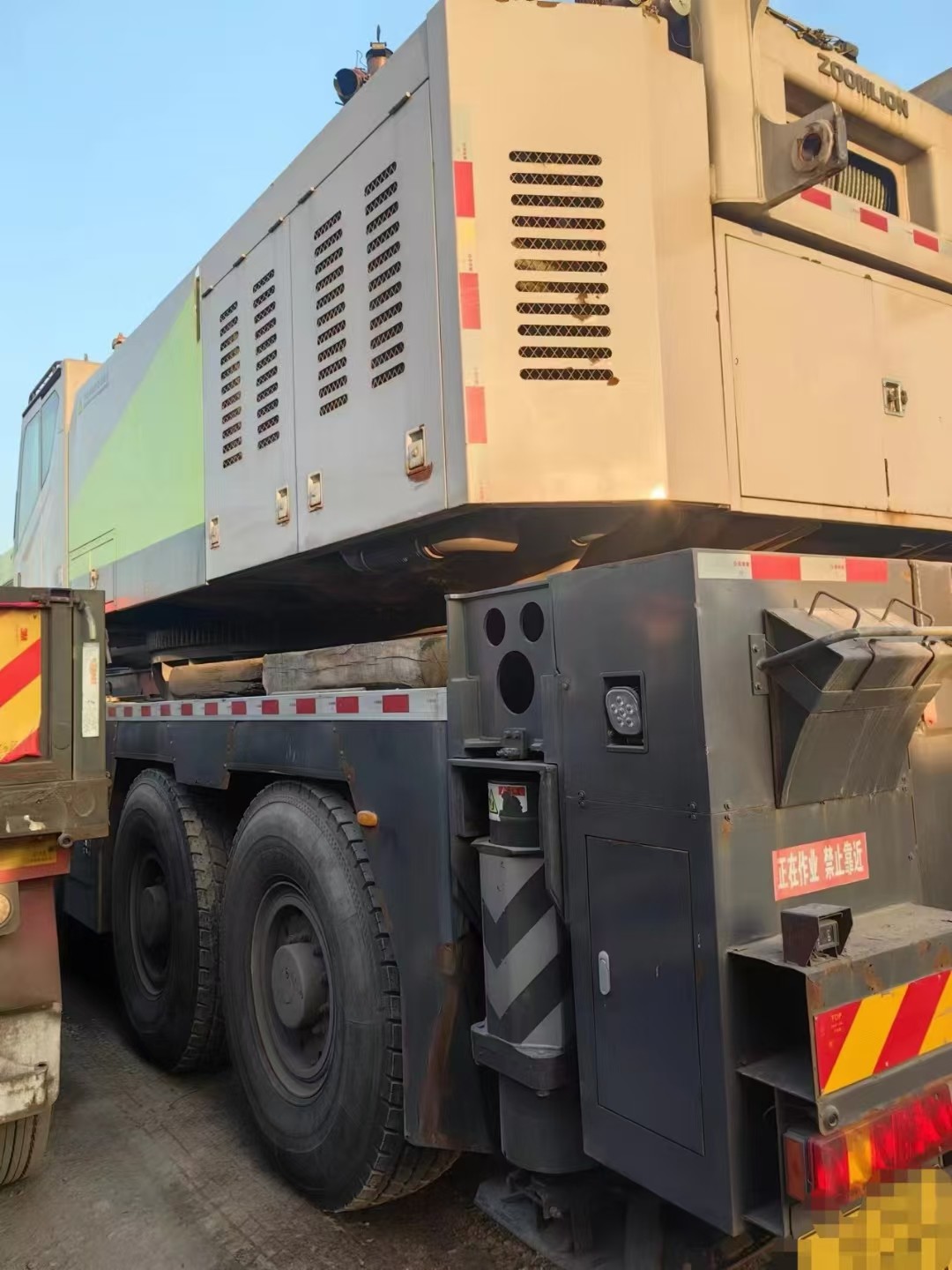 Eight-Arm Crane Jib ZAT4000V 2020 Years Zoomlion Mobile Crane 400tons for Heavy-Duty Construction Projects
