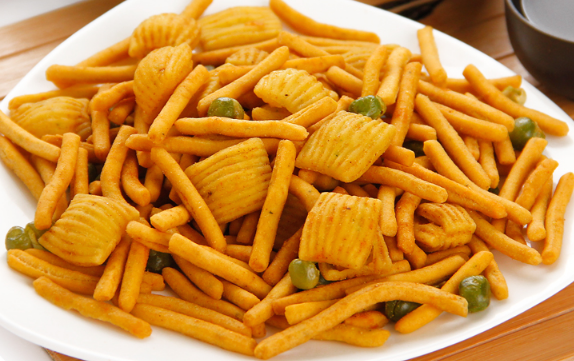 Hot Sell Mixed Snack Prawn Strip Cracker with Green Peas Crispy Snacks for Party Office